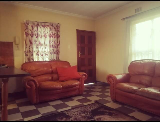 2 BEDROOM SIMPLEX FOR SALE IN ESCOMBE